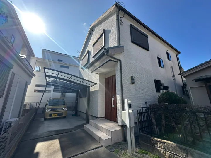 【築浅美邸・即入居可】和泉市伏屋町三丁目 戸建て の外観