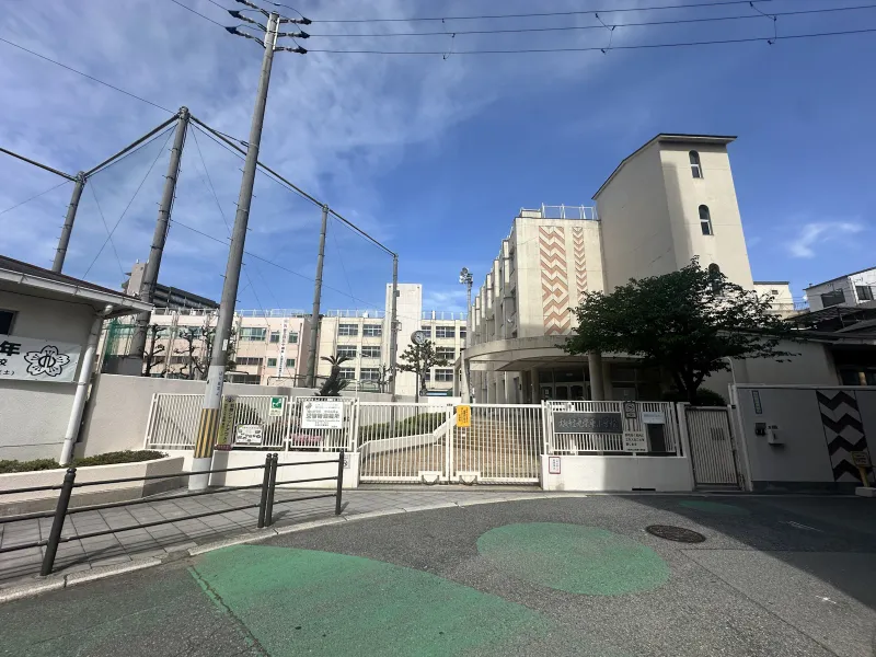 【小学校】大阪市立九条東小学校約190ｍ