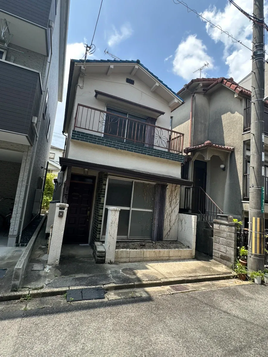 【外観】幅員約4.2ｍの公道に約4.7ｍ接しています。きれいな長方形の地型。