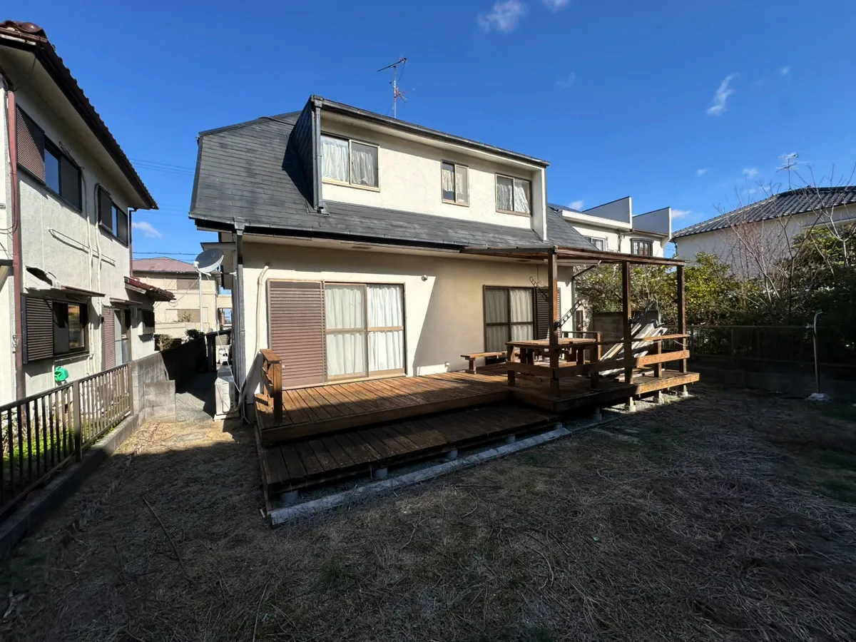 【敷地面積約75坪・広々としたお庭とウッドデッキ付】和泉市光明台三丁目・リノベ済中古戸建4LDK