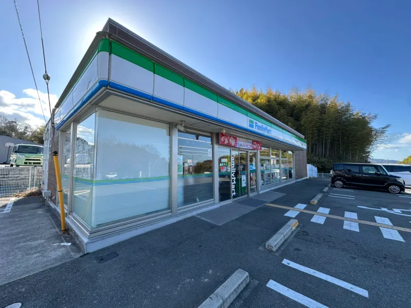【ファミリーマート和泉光明台店】徒歩8分・約590ｍ